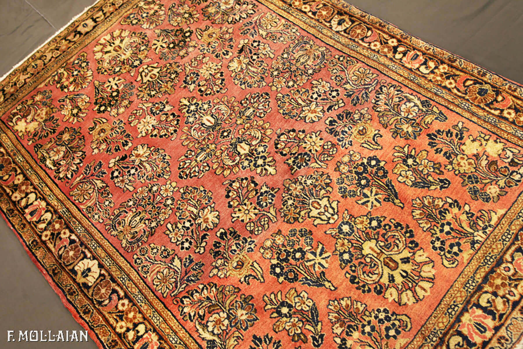 Antique Persian Saruk Rug n°:93485488